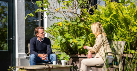 “Wij coachen de mens, nìet de witte jas”